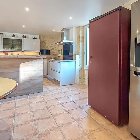 6 Bedroom Luxurious In Ferienhaus Montcaret