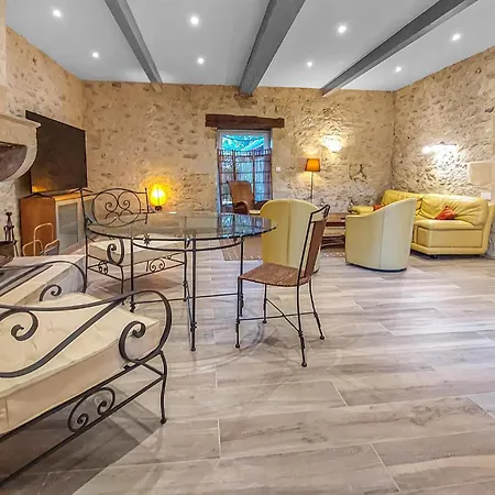 6 Bedroom Luxurious In Montcaret